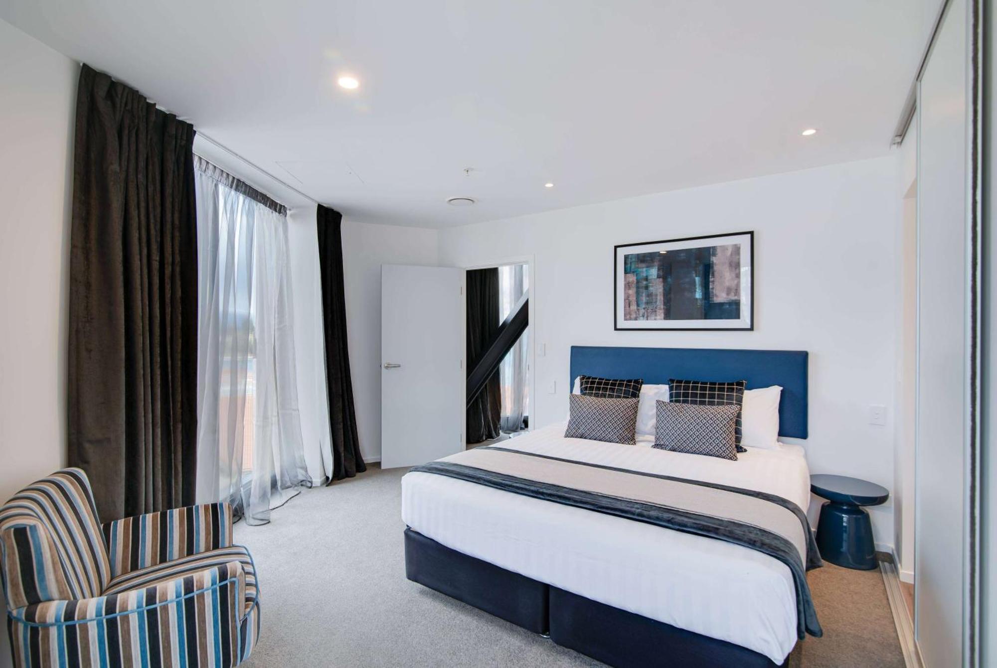 Ramada By Wyndham Queenstown Central Exterior foto