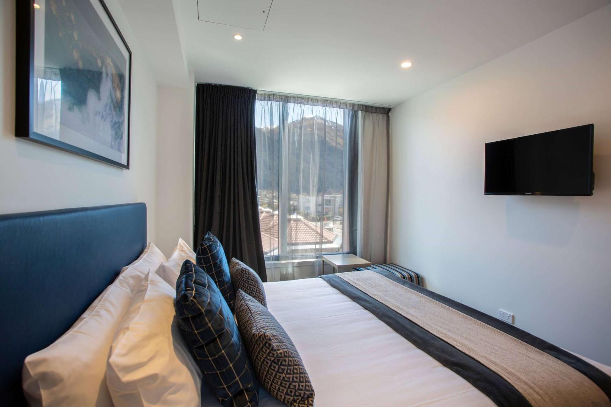 Ramada By Wyndham Queenstown Central Exterior foto