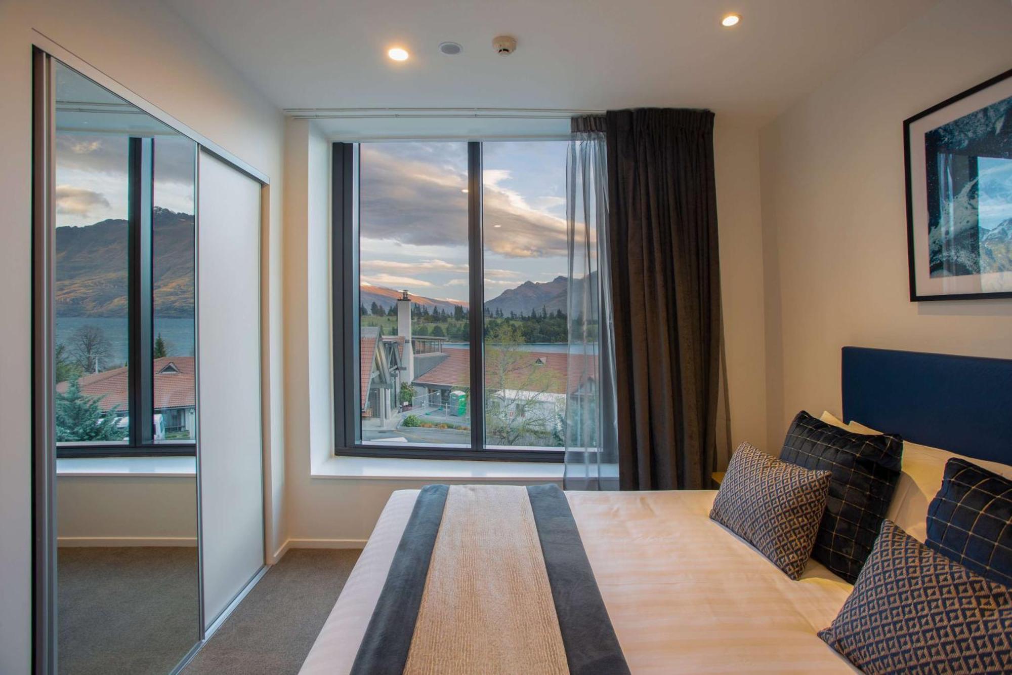 Ramada By Wyndham Queenstown Central Exterior foto