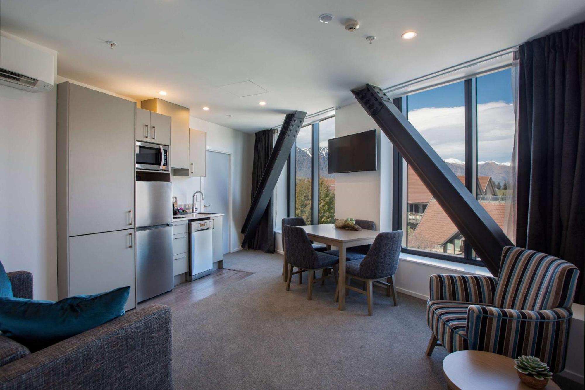 Ramada By Wyndham Queenstown Central Exterior foto