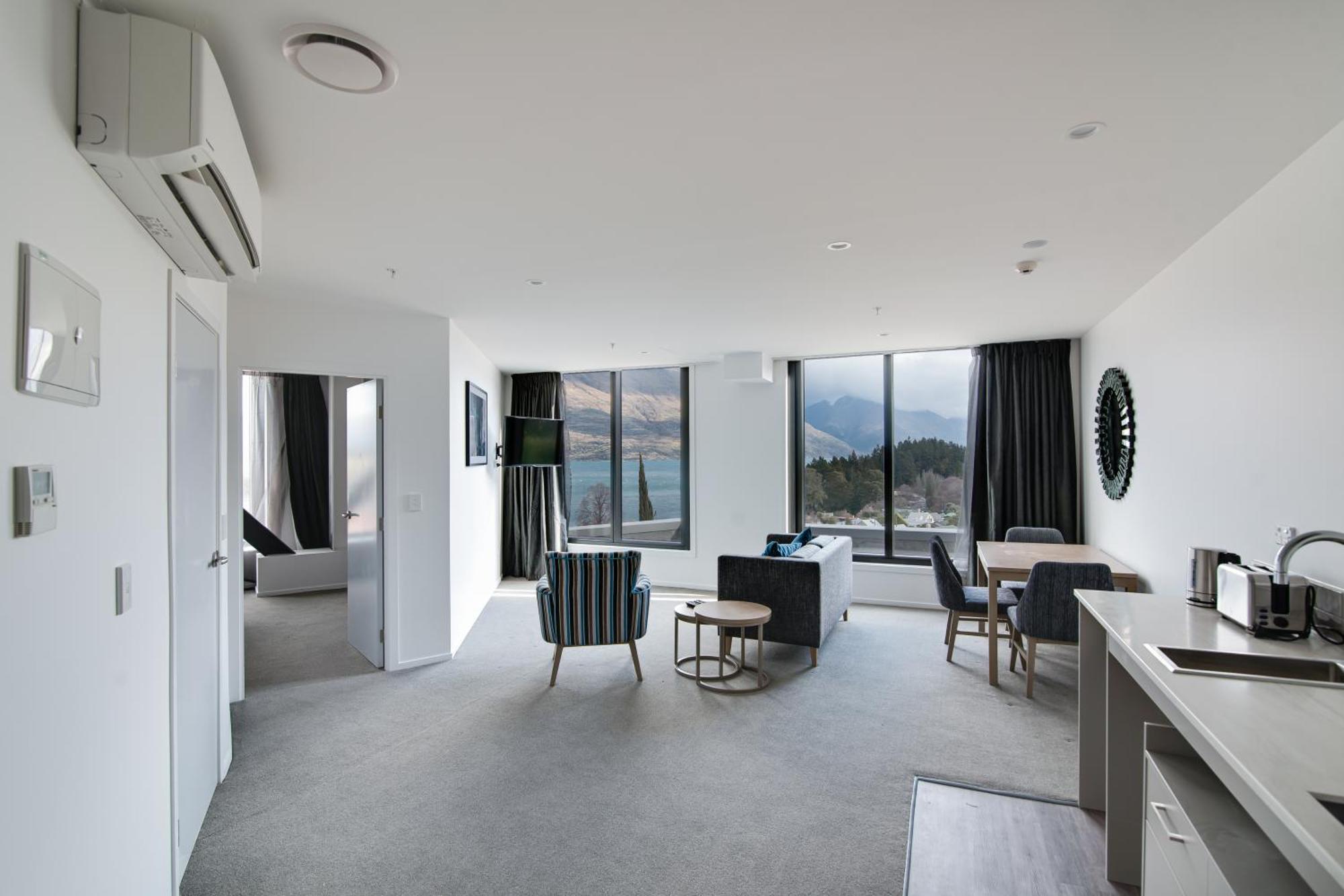 Ramada By Wyndham Queenstown Central Exterior foto