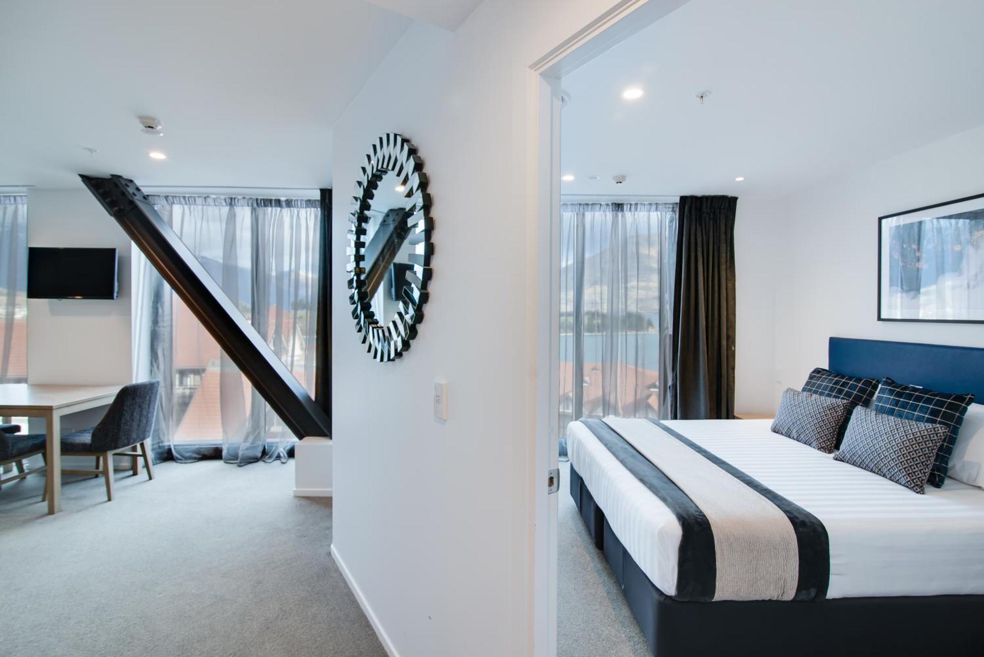Ramada By Wyndham Queenstown Central Exterior foto
